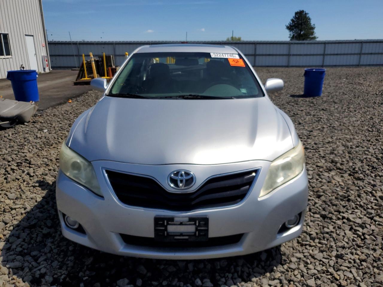 TOYOTA CAMRY 2011 — 6