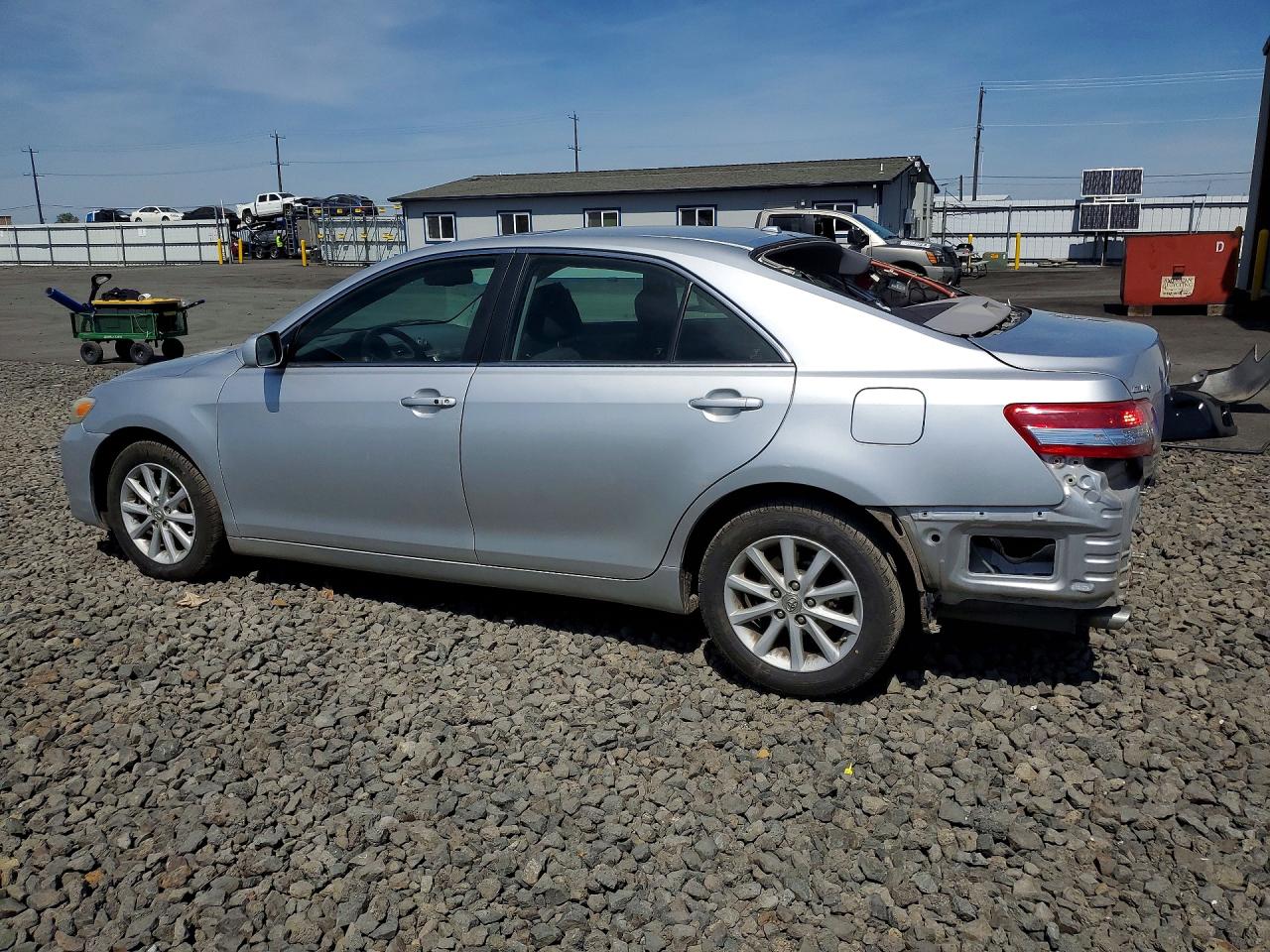 TOYOTA CAMRY 2011 — 3