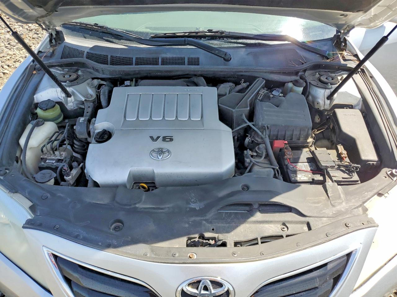 TOYOTA CAMRY 2011 — 12