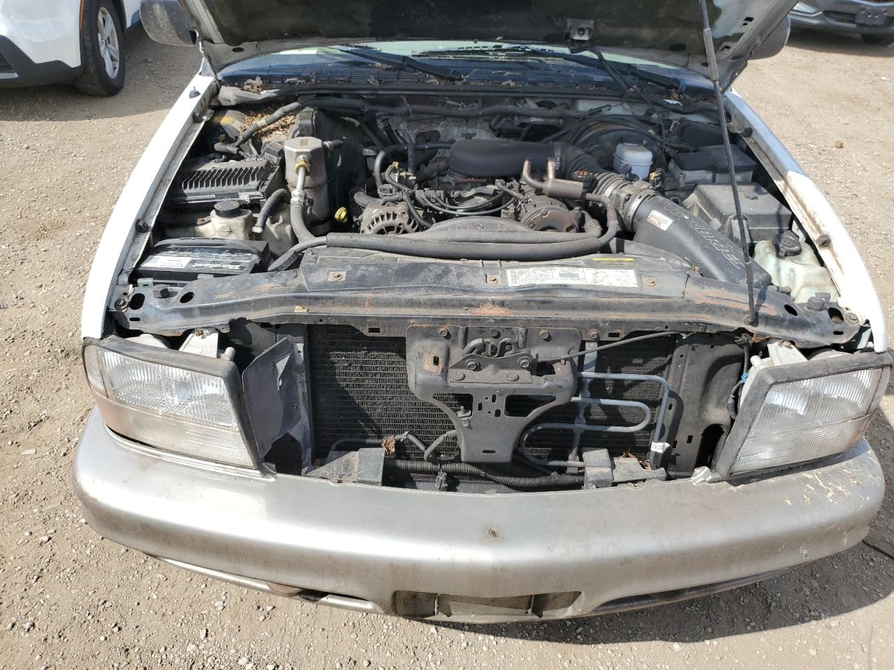 OLDSMOBILE BRAVADA 2000 — 12