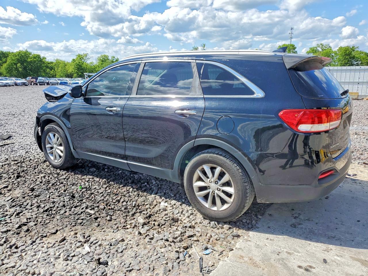 KIA SORENTO 2016 — 3