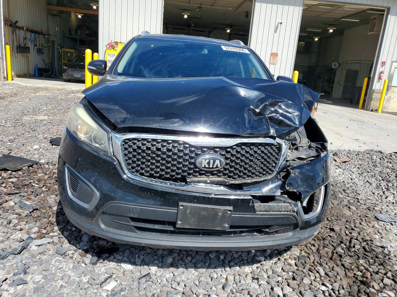 KIA SORENTO 2016 — 6