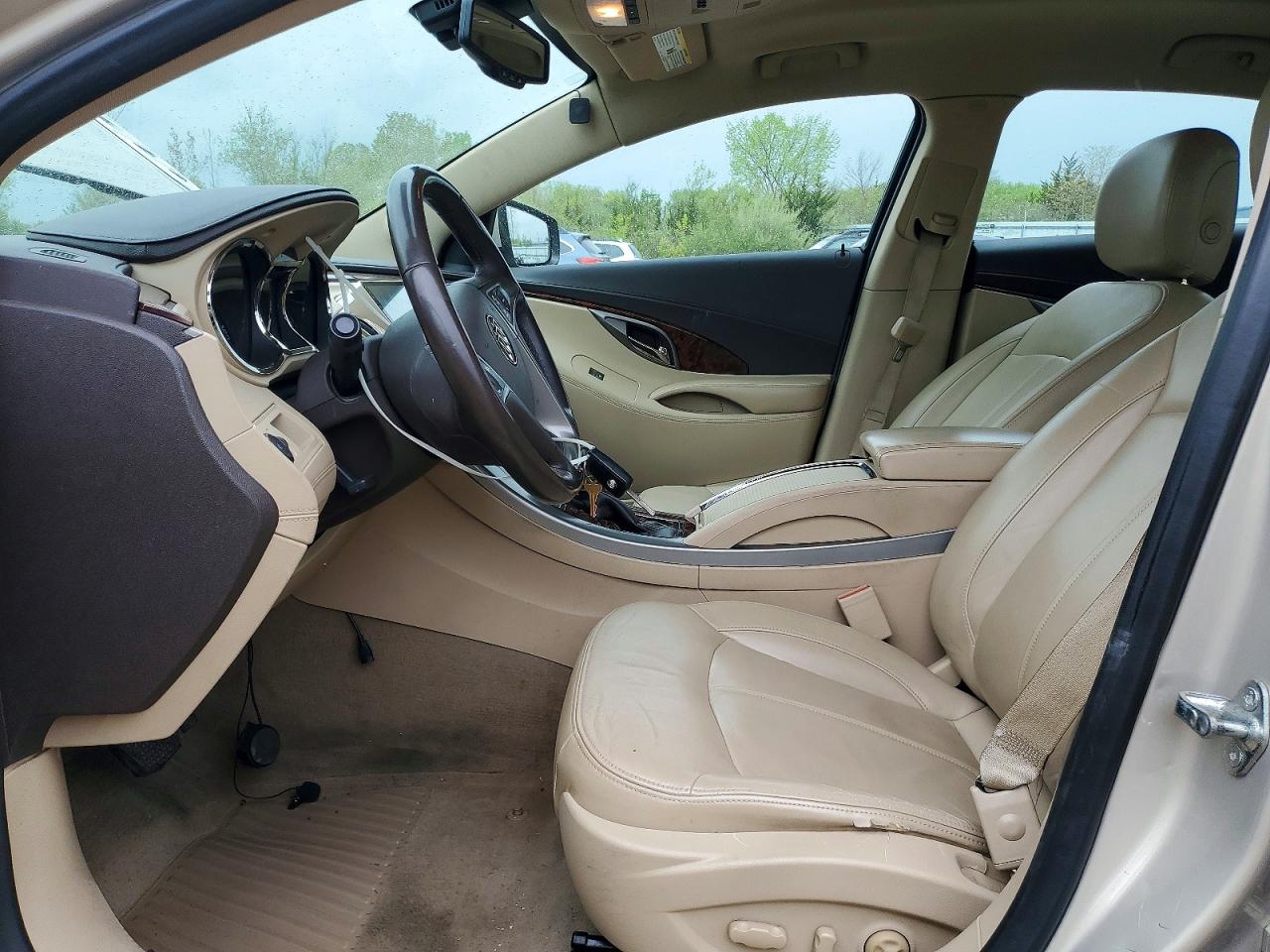 BUICK LACROSSE 2011 — 8