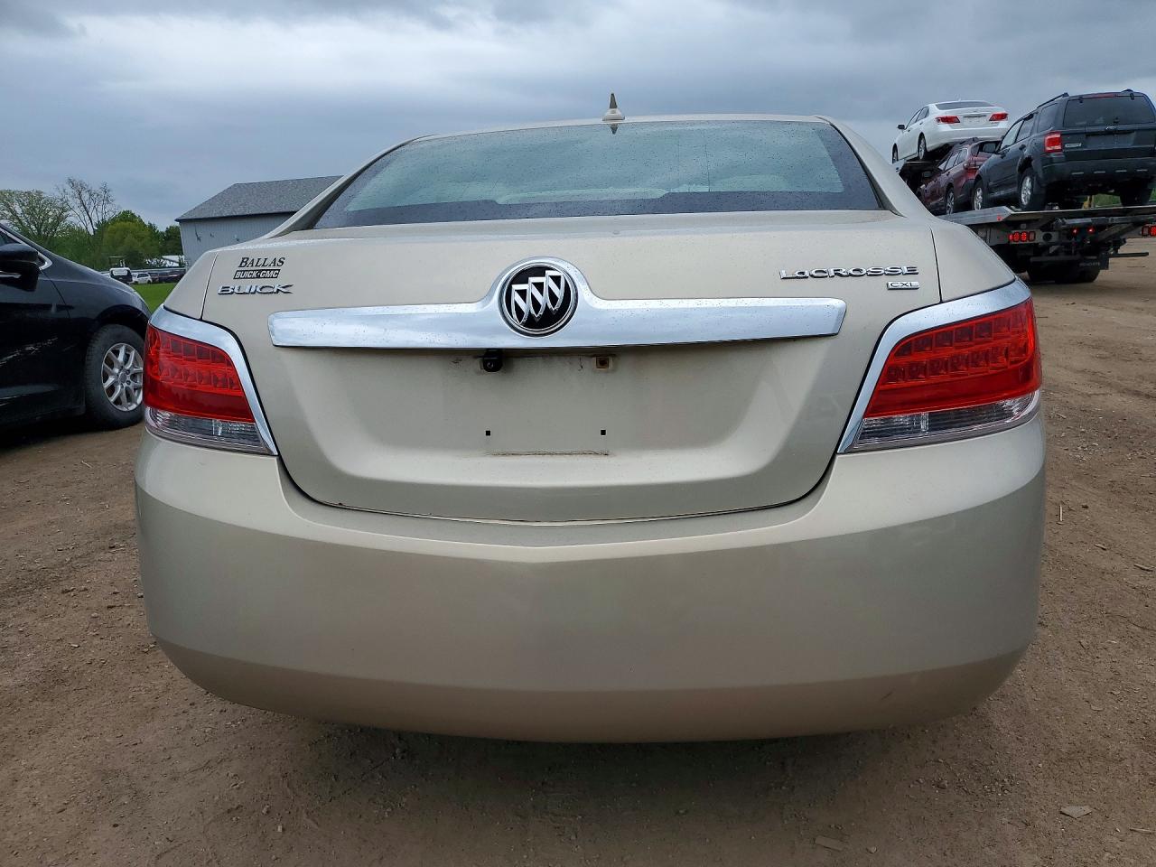 BUICK LACROSSE 2011 — 7