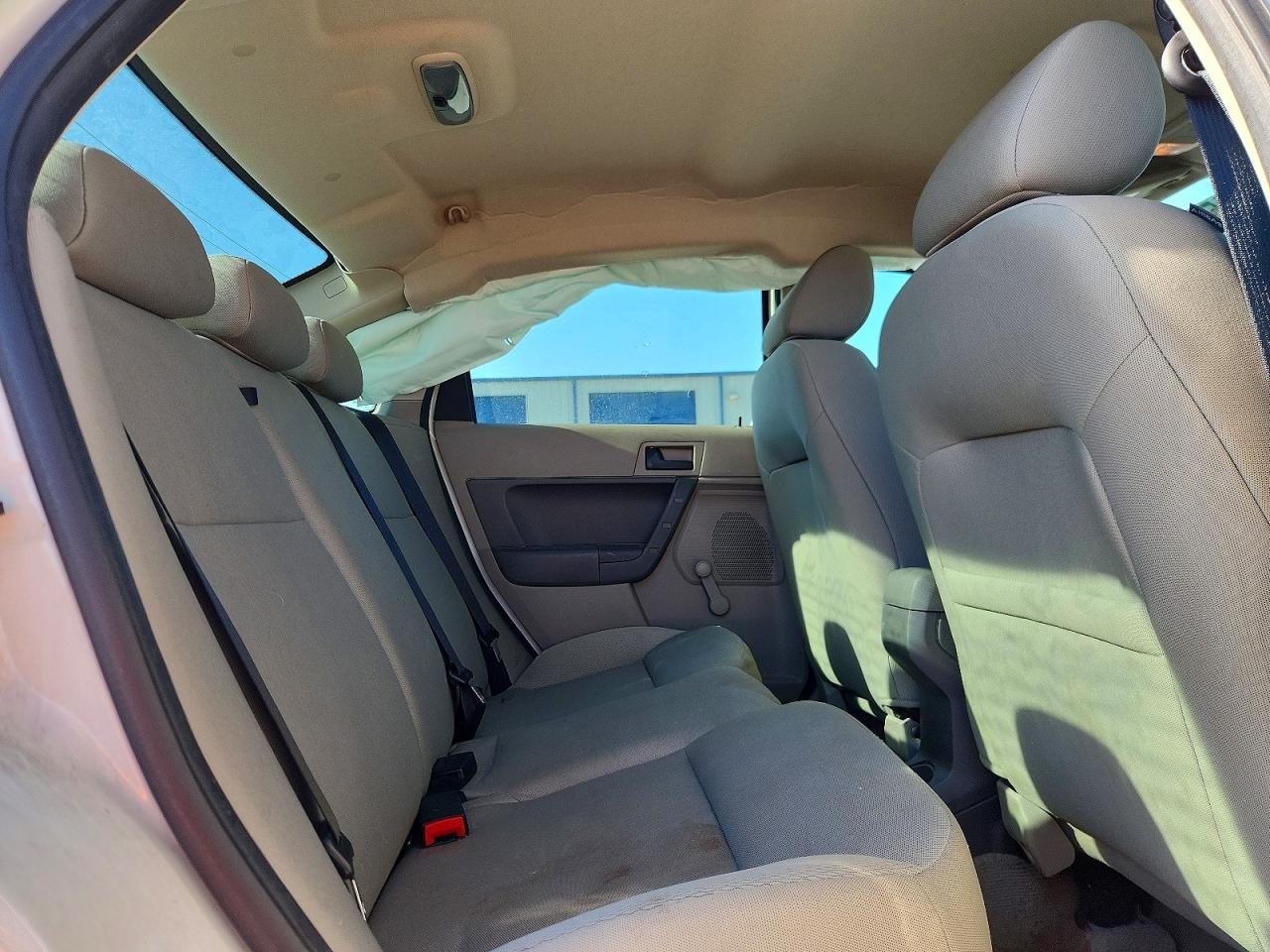 FORD FOCUS 2010 — 11