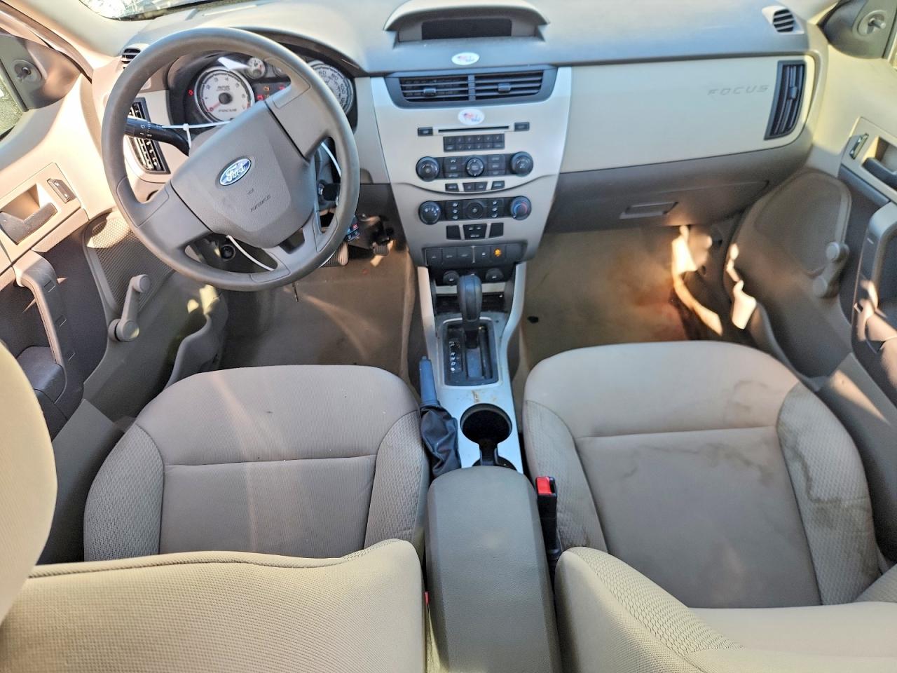 FORD FOCUS 2010 — 9