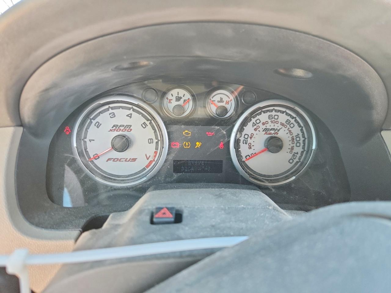 FORD FOCUS 2010 — 10
