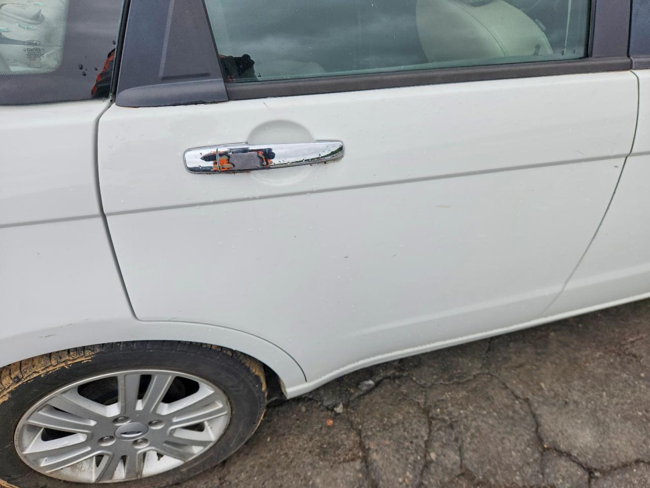 FORD FOCUS 2010 — 11