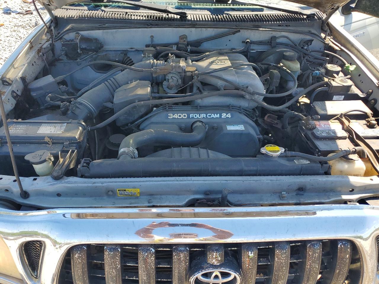 TOYOTA TACOMA 2001 — 12