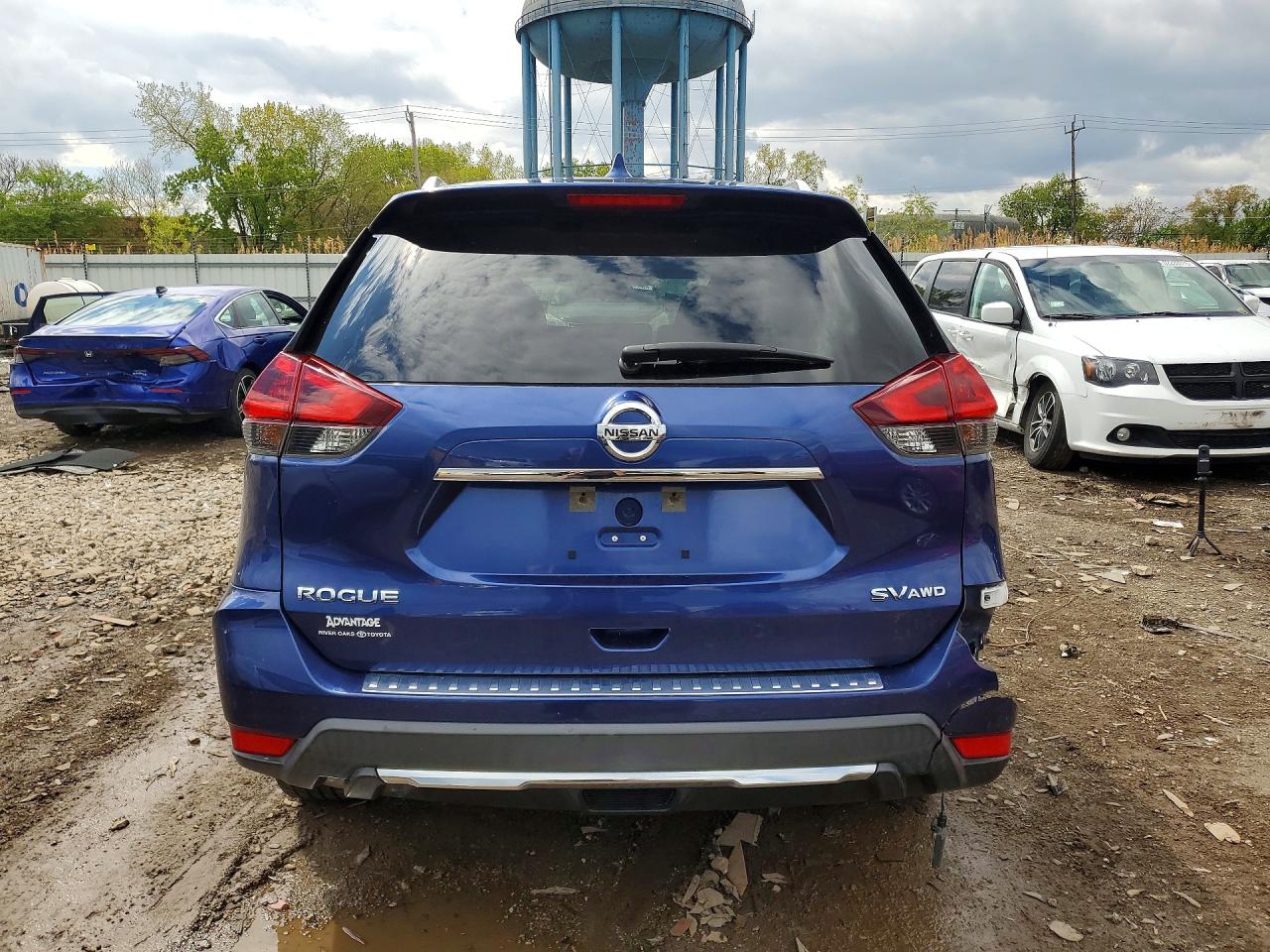 NISSAN ROGUE 2018 — 7