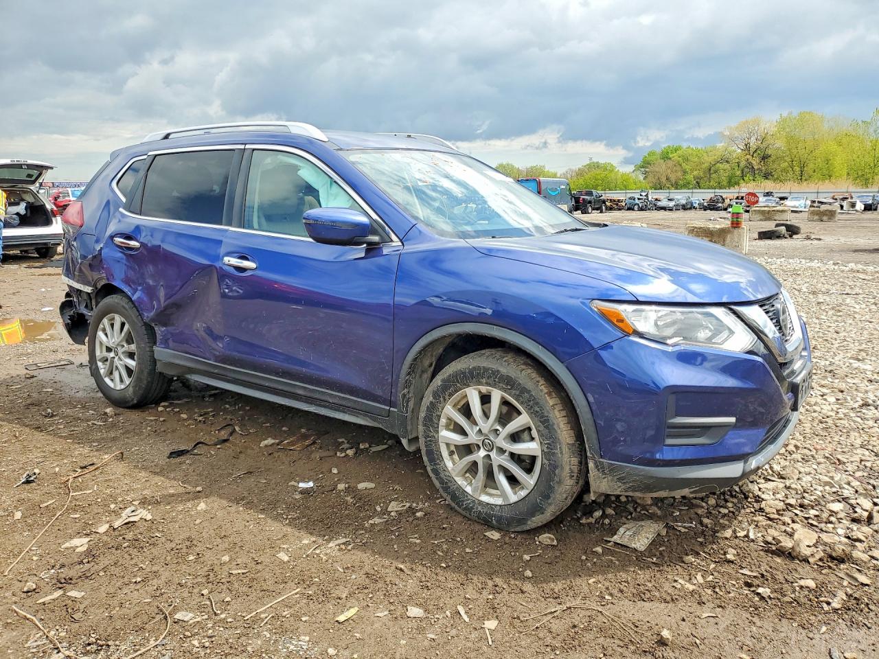NISSAN ROGUE 2018 — 5