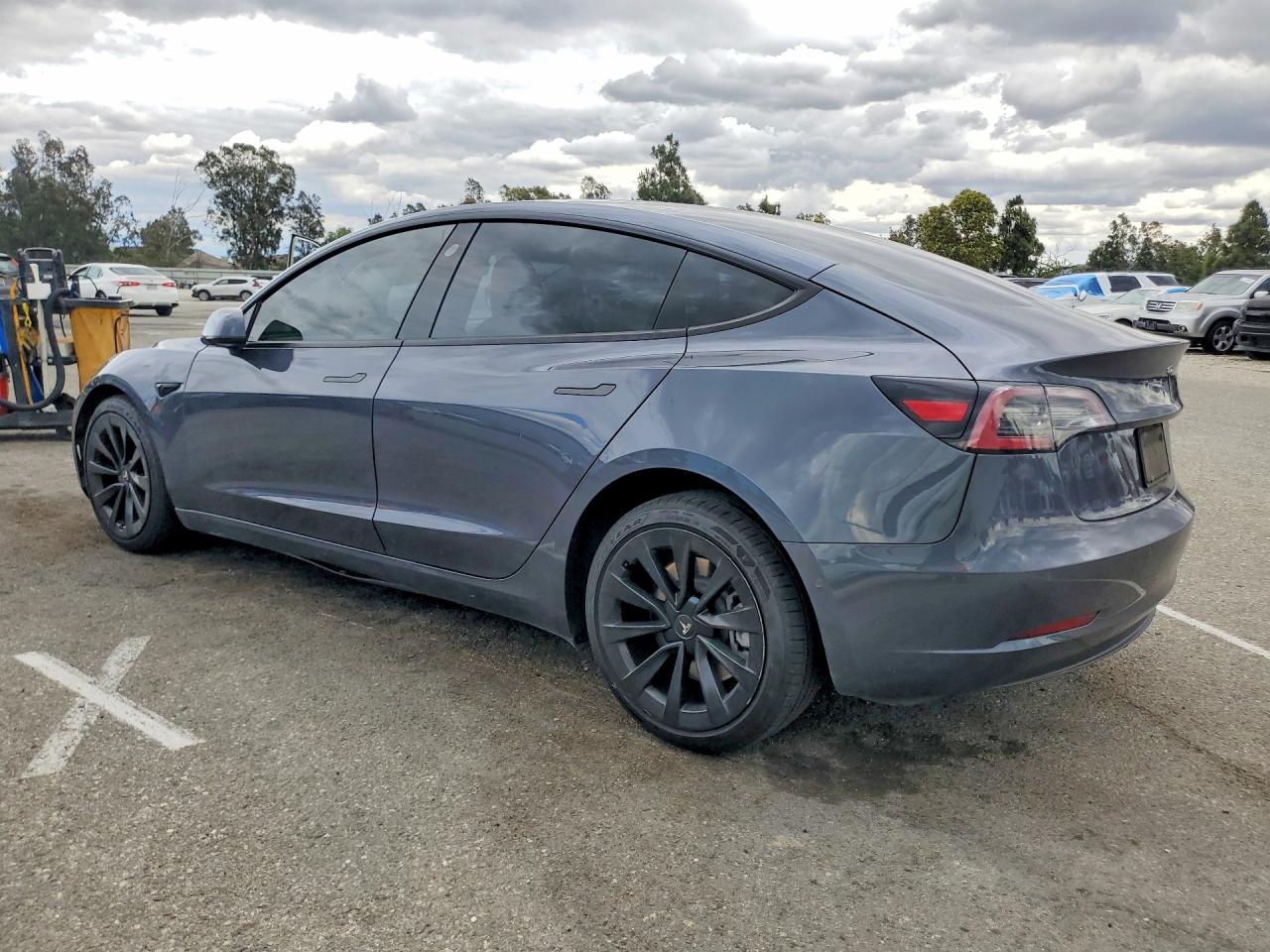 TESLA MODEL 3 2022 — 3