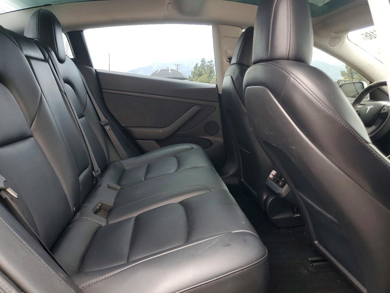 TESLA MODEL 3 2022 — 11