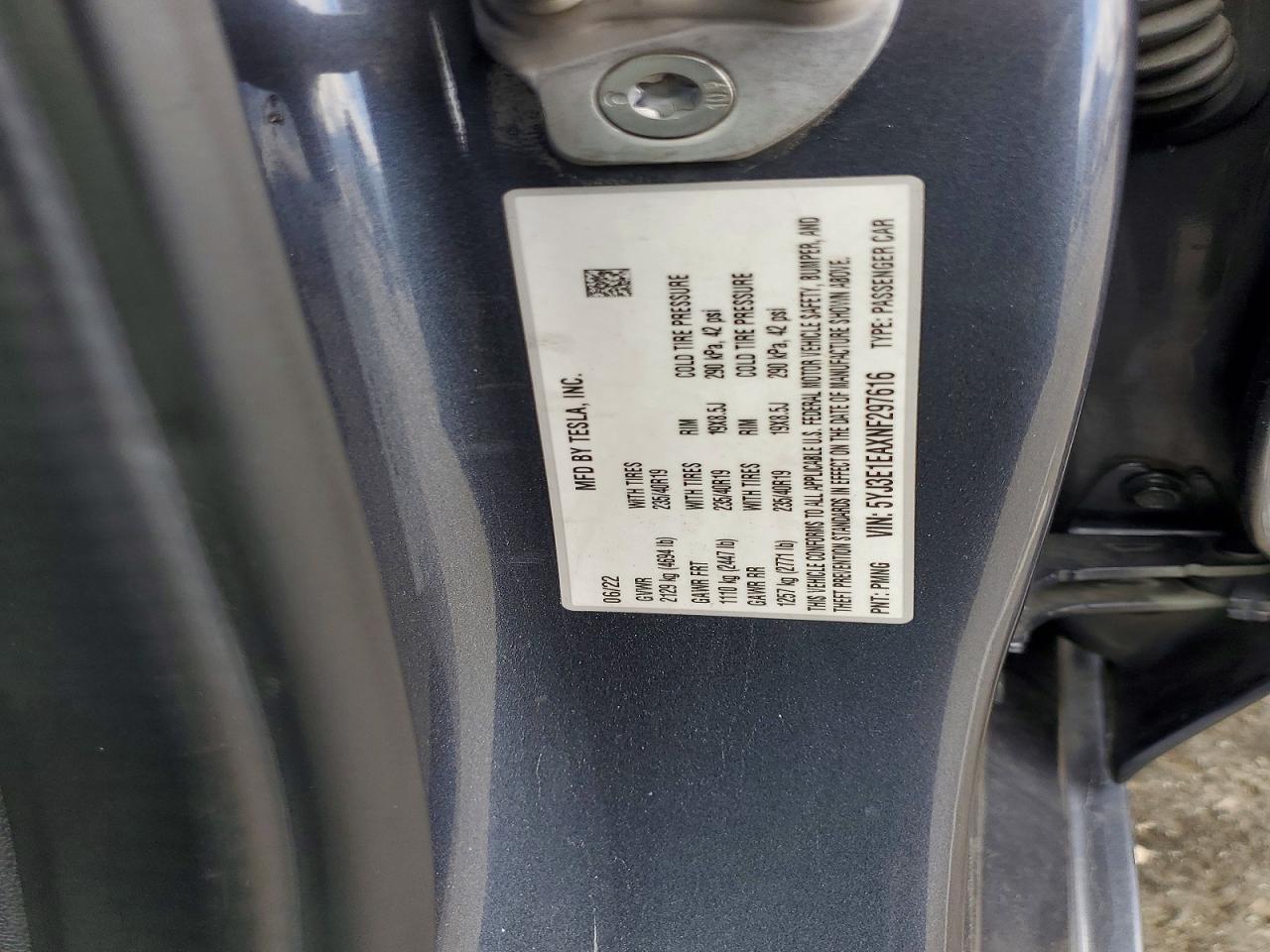 TESLA MODEL 3 2022 — 13