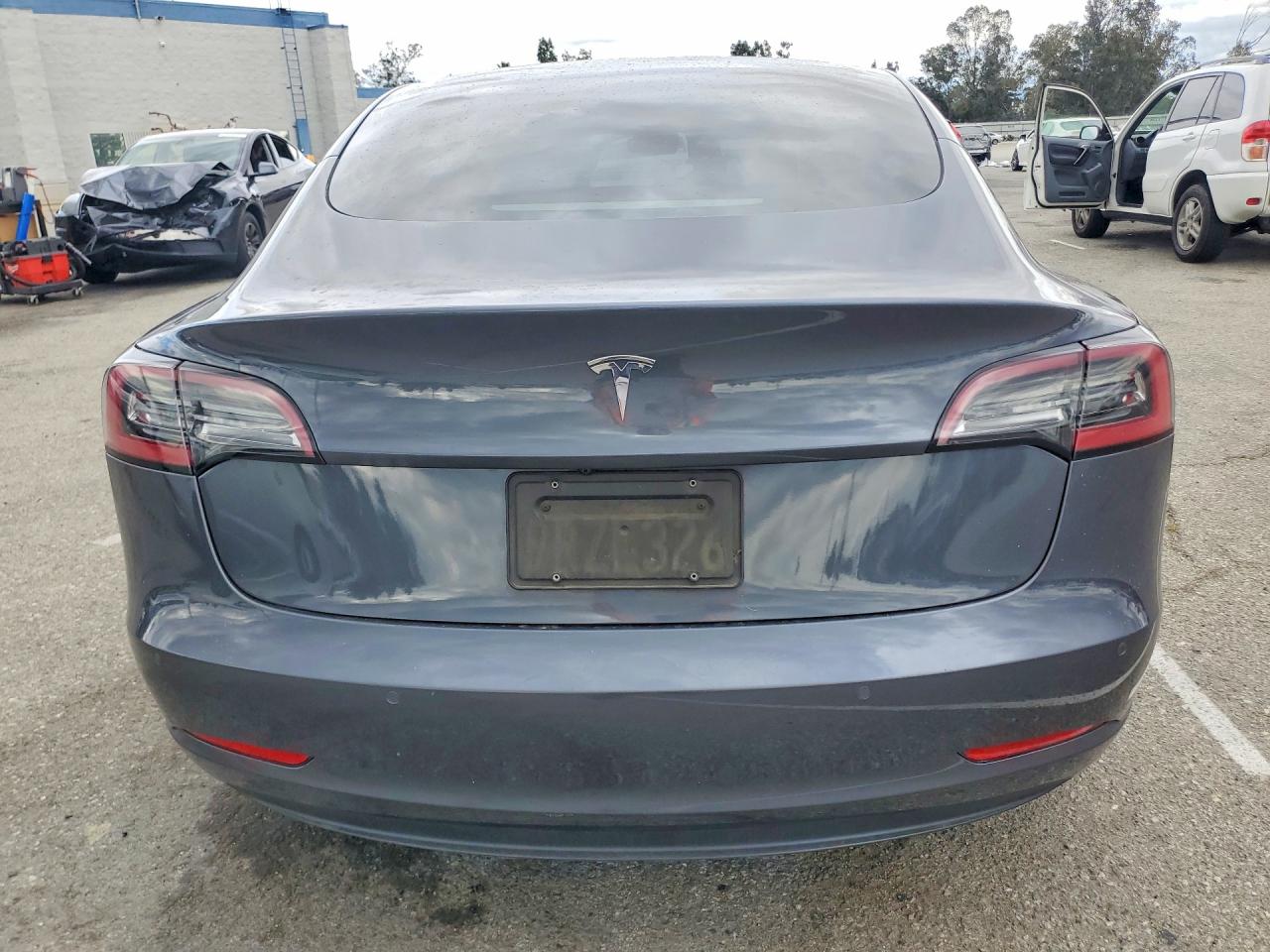 TESLA MODEL 3 2022 — 7