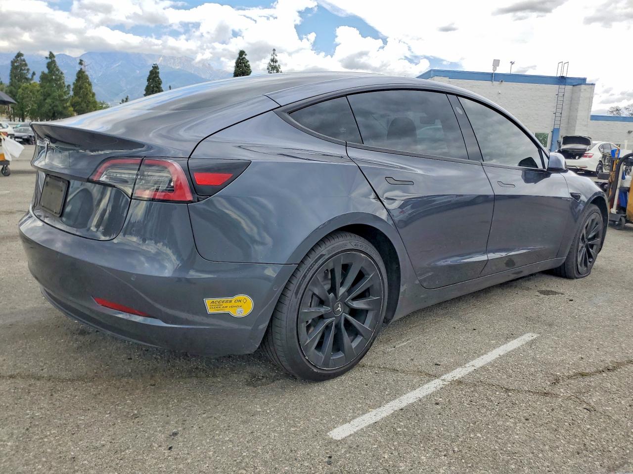 TESLA MODEL 3 2022 — 4