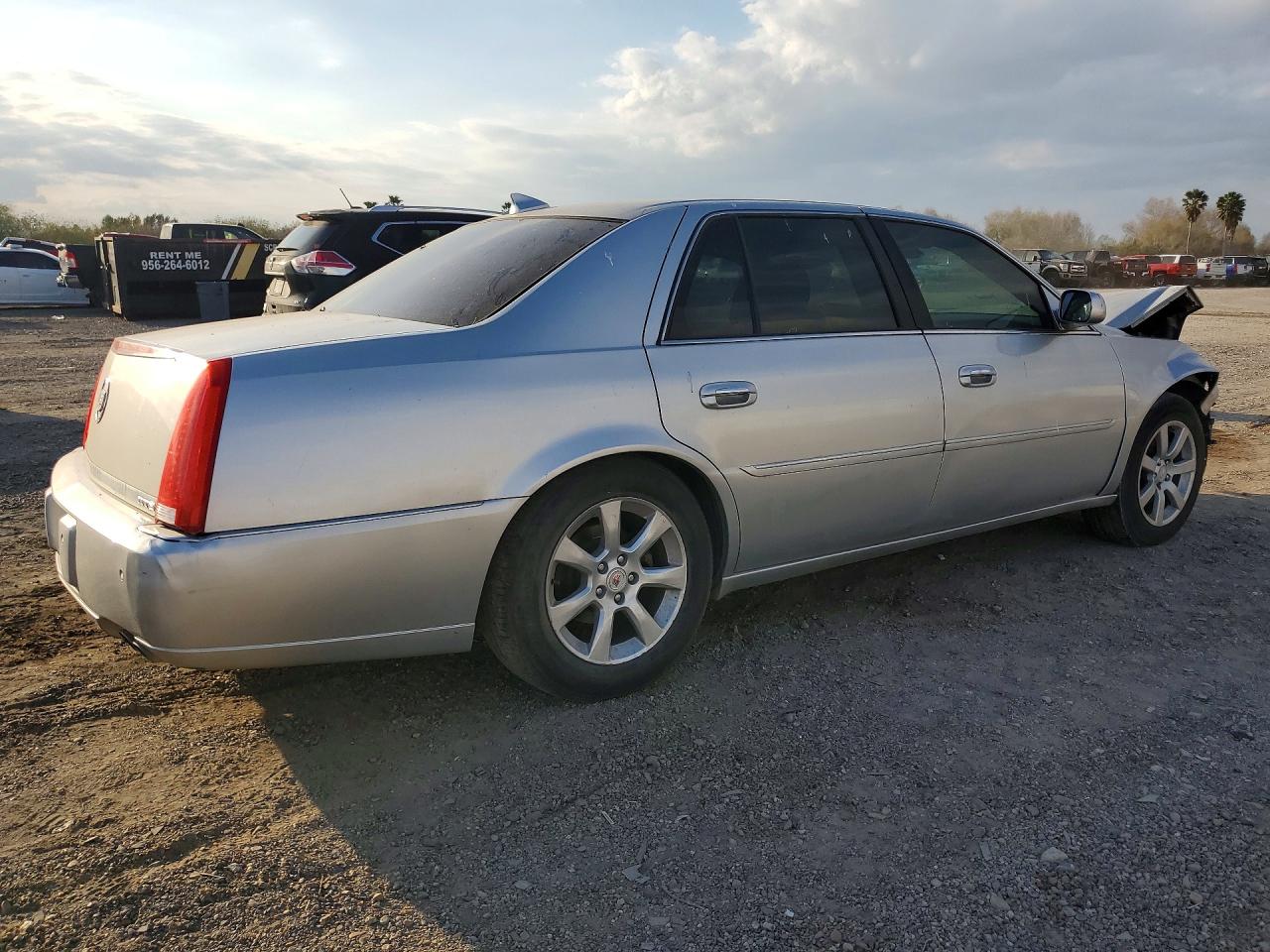 CADILLAC DTS 2011 — 4