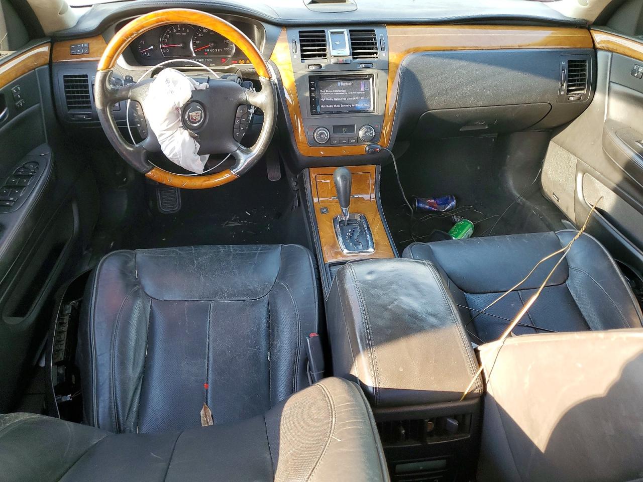 CADILLAC DTS 2011 — 9