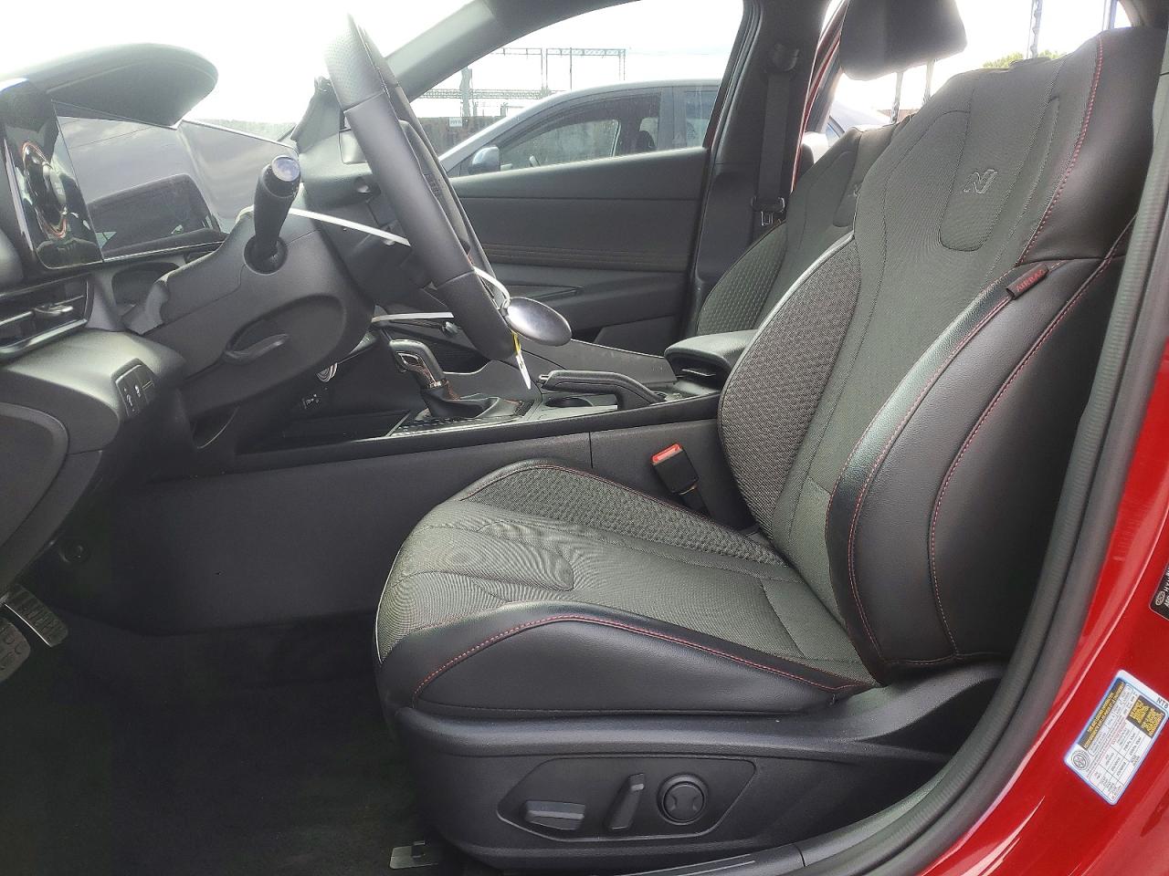 HYUNDAI ELANTRA 2025 — 8