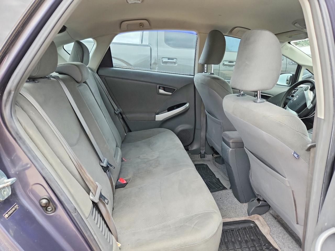 TOYOTA PRIUS 2010 — 11