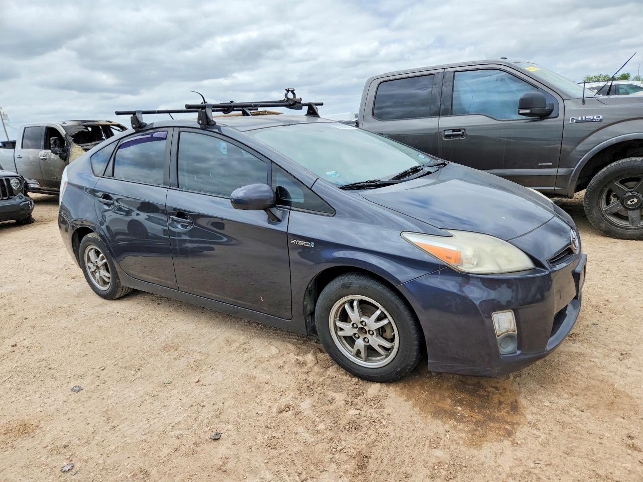 TOYOTA PRIUS 2010 — 5