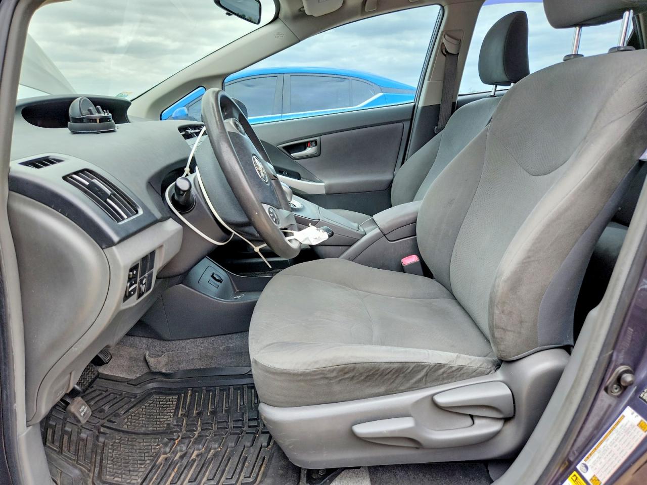 TOYOTA PRIUS 2010 — 8