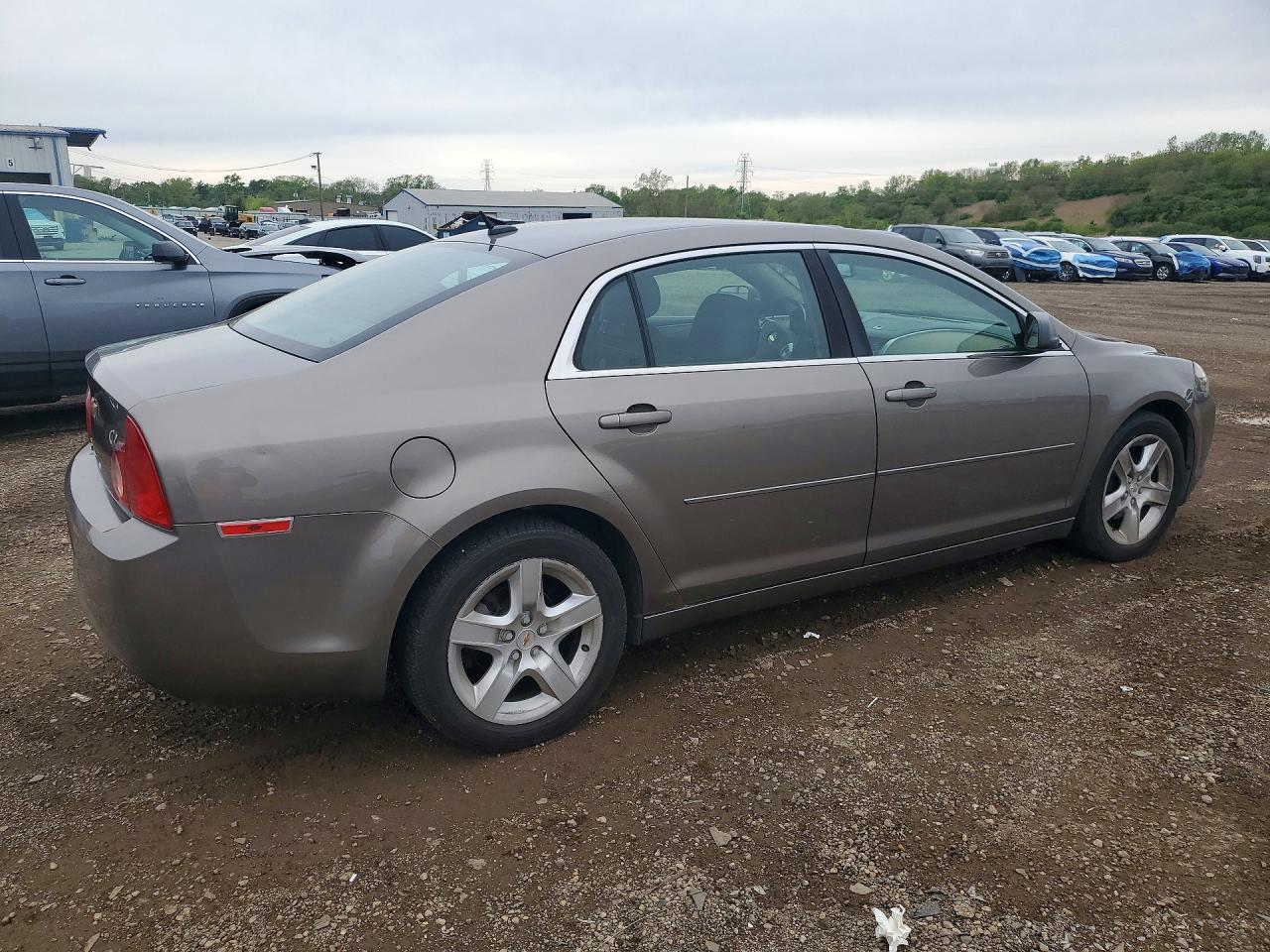 CHEVROLET MALIBU 2011 — 4