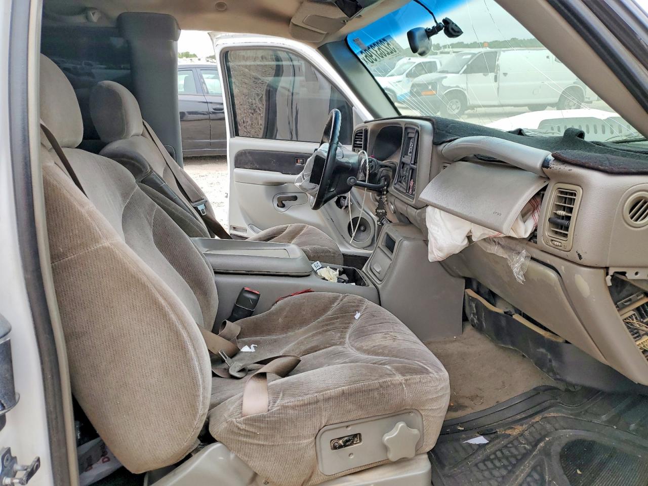 GMC NEW SIERRA 2000 — 11