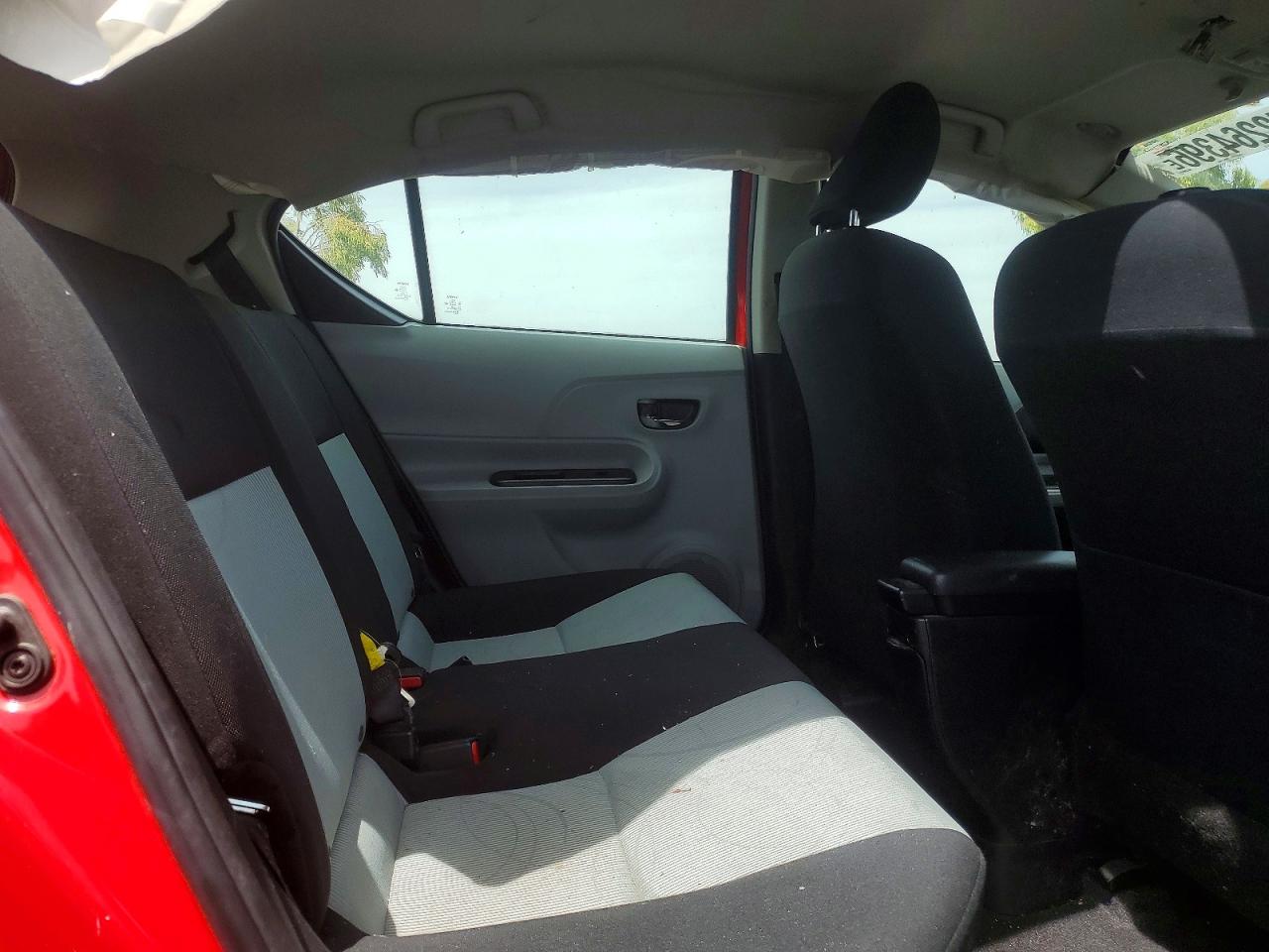TOYOTA PRIUS C 2014 — 11