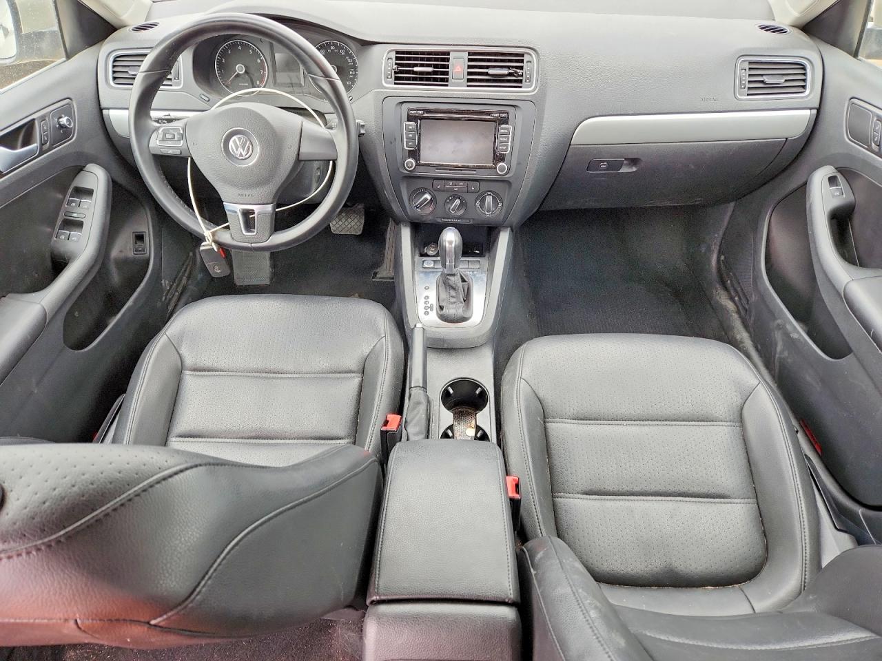 VOLKSWAGEN JETTA 2014 — 9