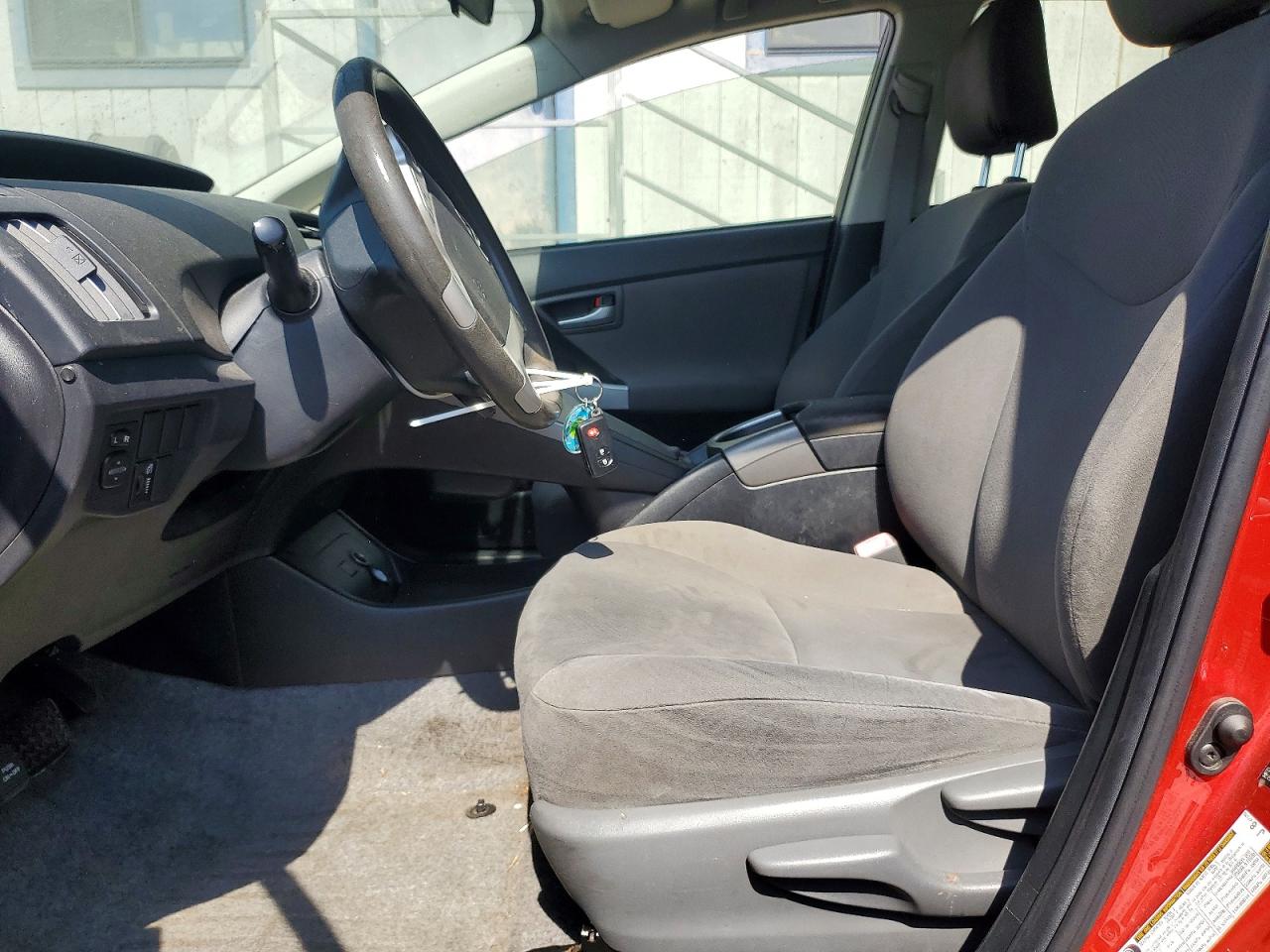 TOYOTA PRIUS 2013 — 8