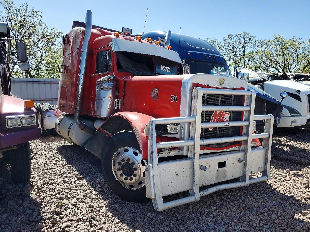 2004 PETERBILT 379