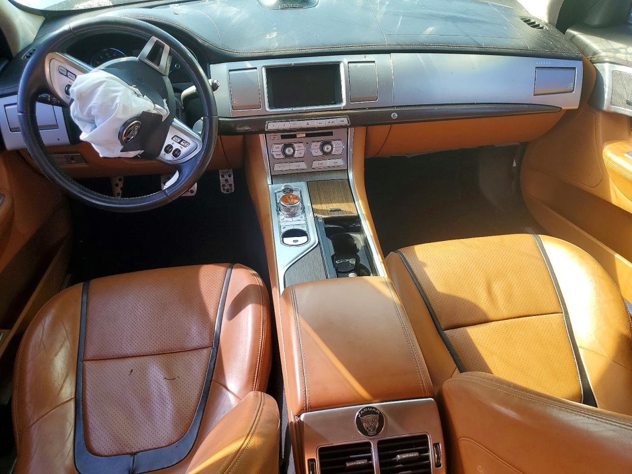 JAGUAR XF 2015 — 9