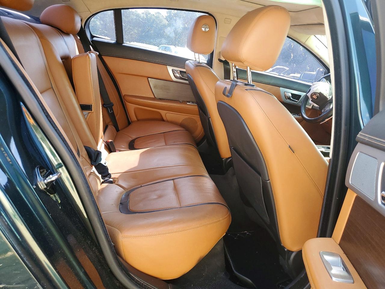 JAGUAR XF 2015 — 11