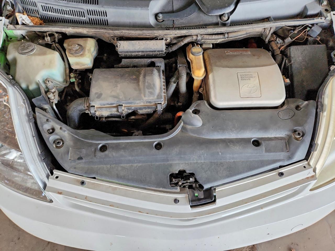 TOYOTA PRIUS 2004 — 12
