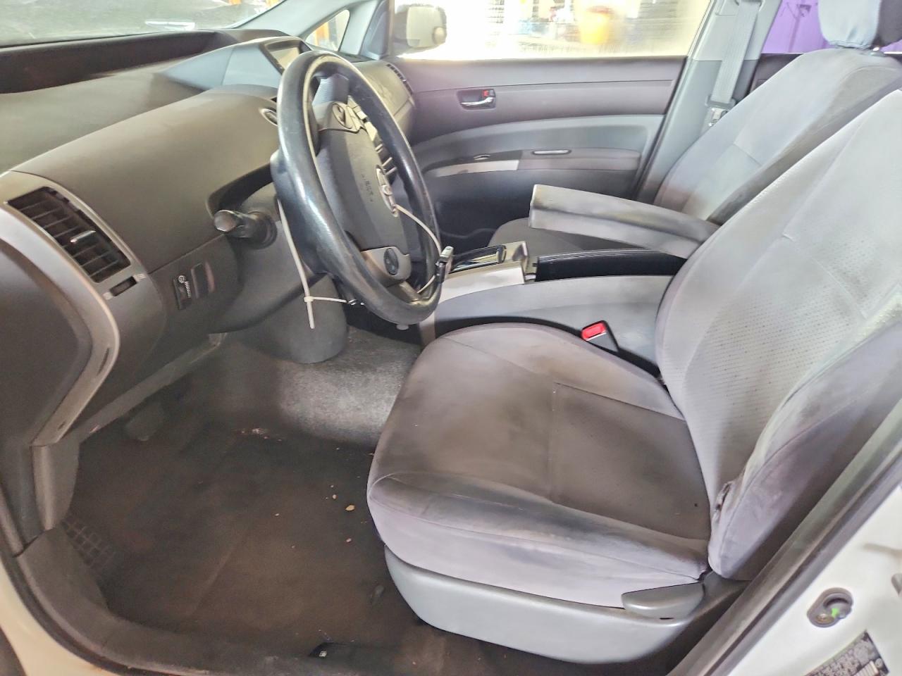 TOYOTA PRIUS 2004 — 8