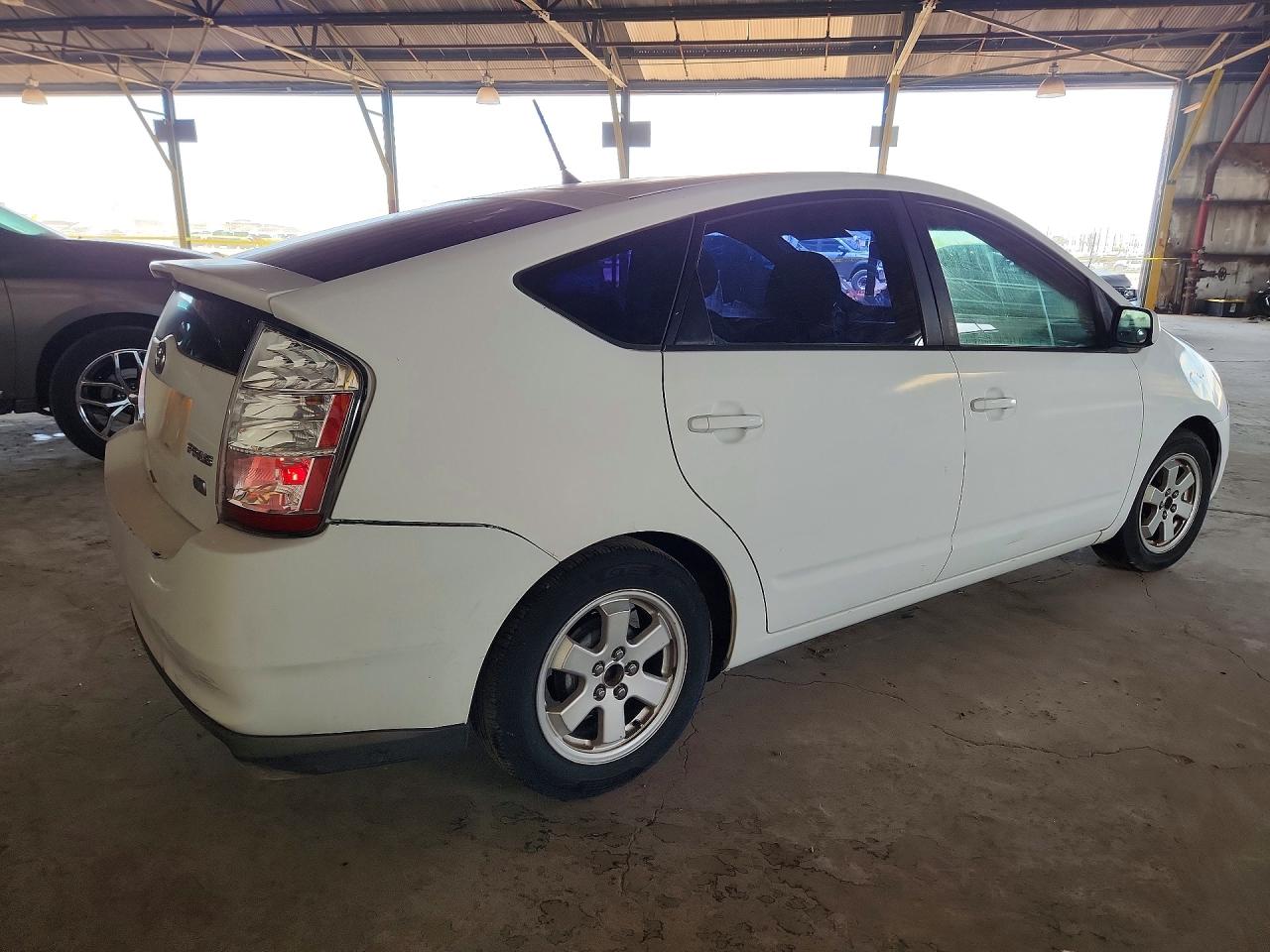 TOYOTA PRIUS 2004 — 4
