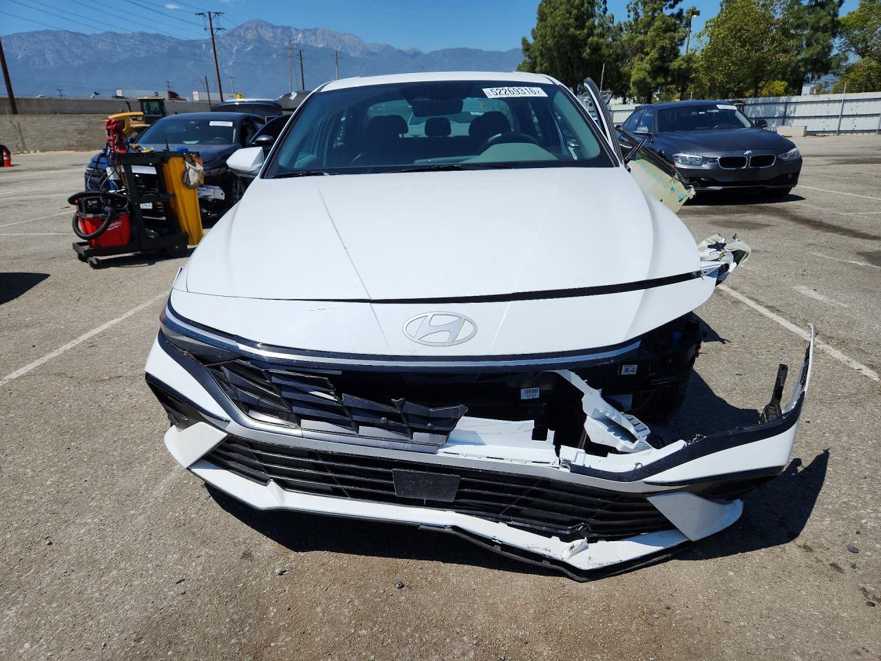 HYUNDAI ELANTRA 2025 — 6