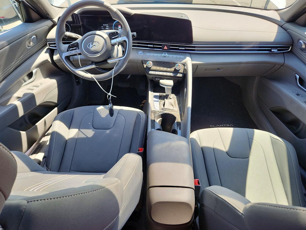 HYUNDAI ELANTRA 2025 — 9
