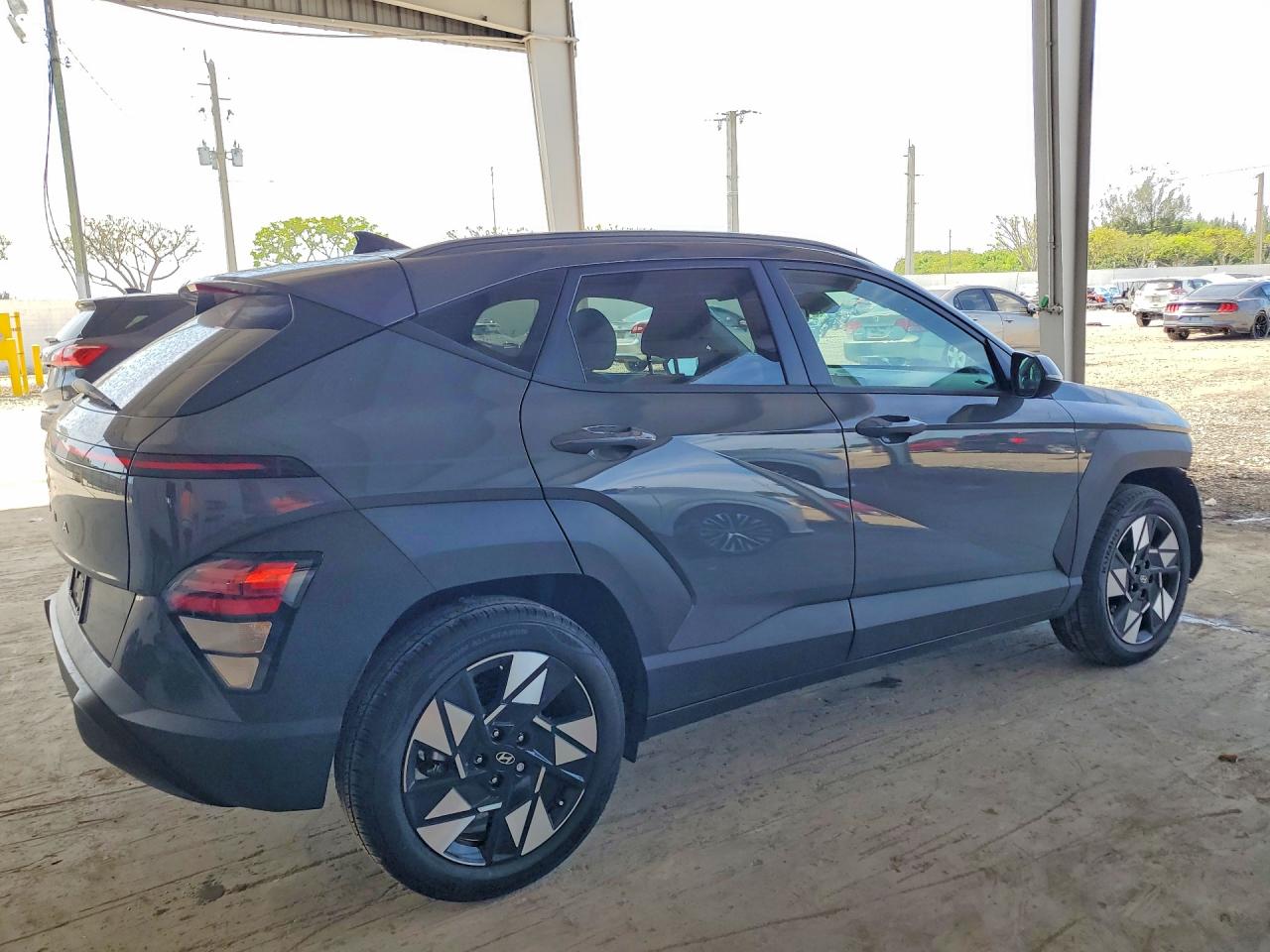 HYUNDAI KONA 2025 — 4