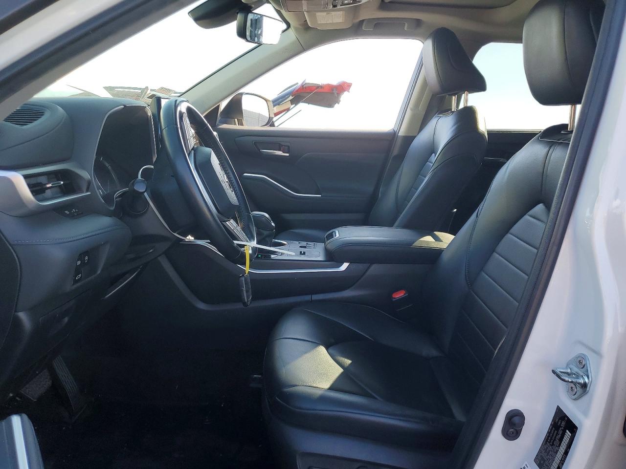 TOYOTA HIGHLANDER 2023 — 8