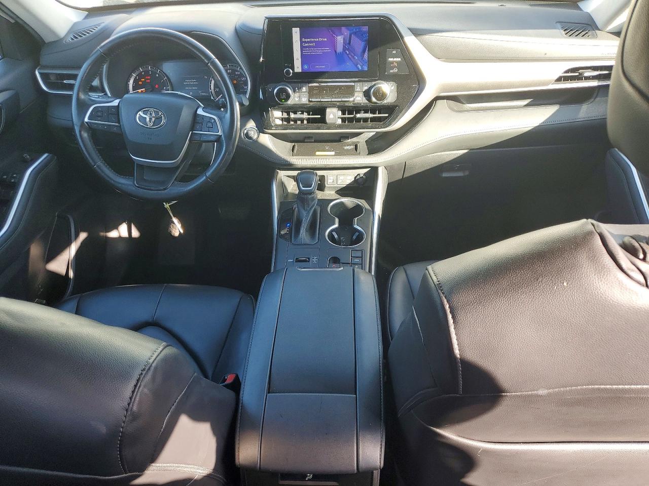 TOYOTA HIGHLANDER 2023 — 9