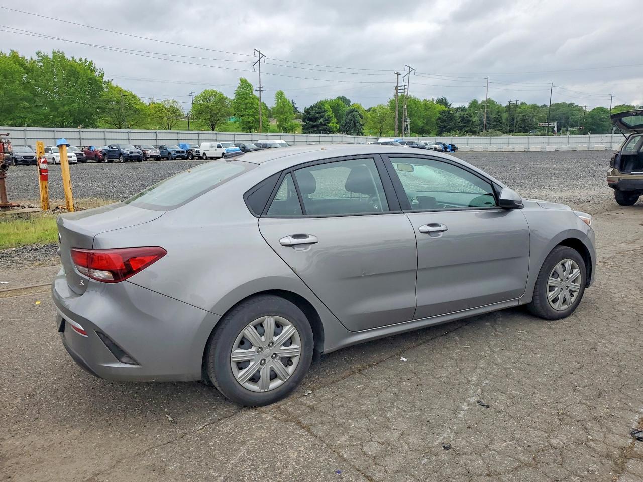 KIA RIO 2021 — 4