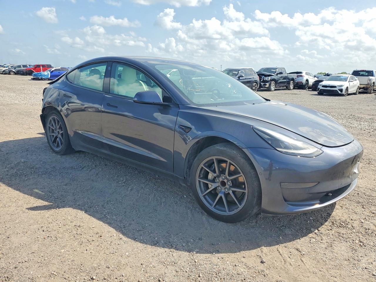 TESLA MODEL 3 2021 — 5