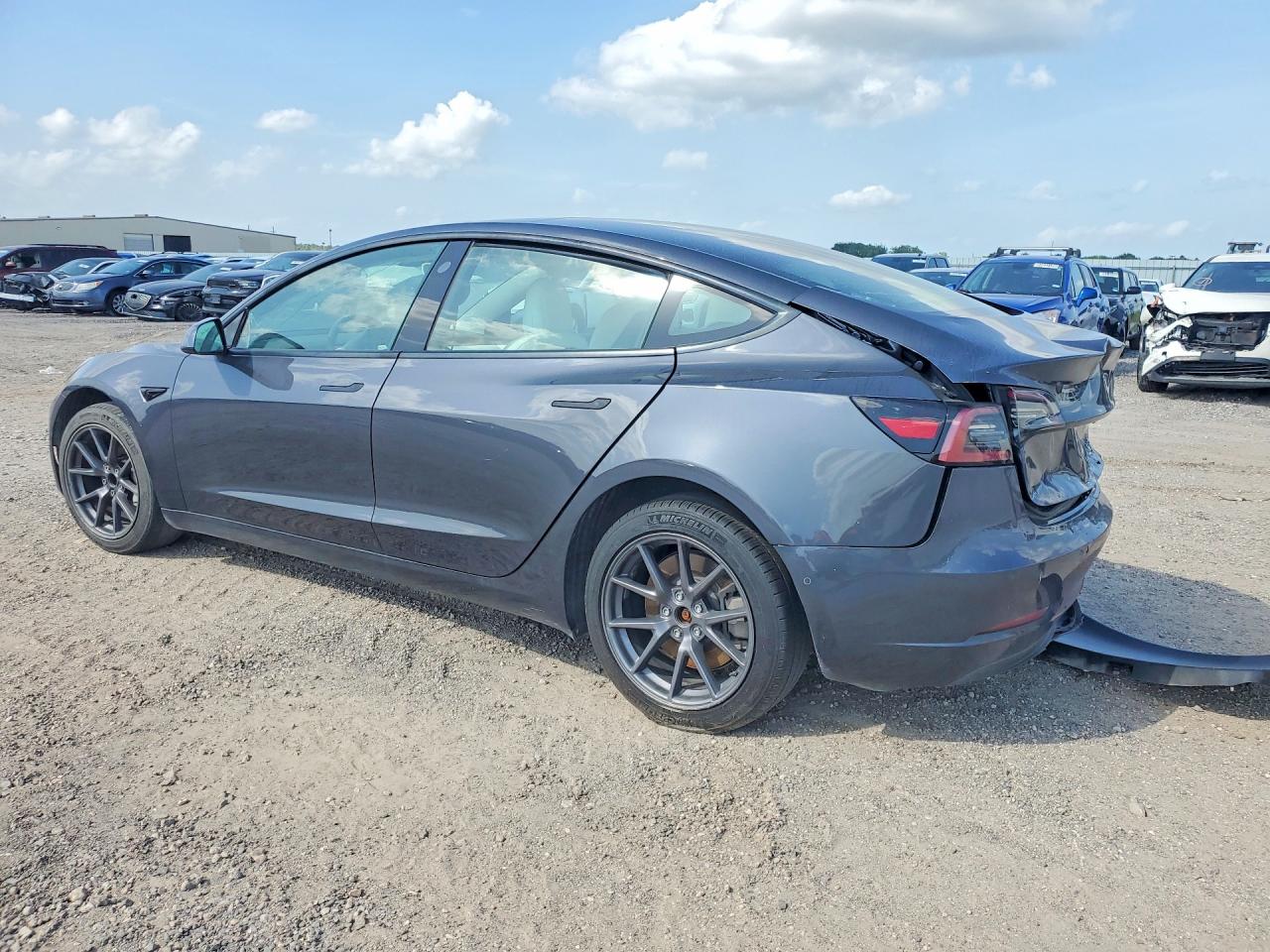 TESLA MODEL 3 2021 — 3