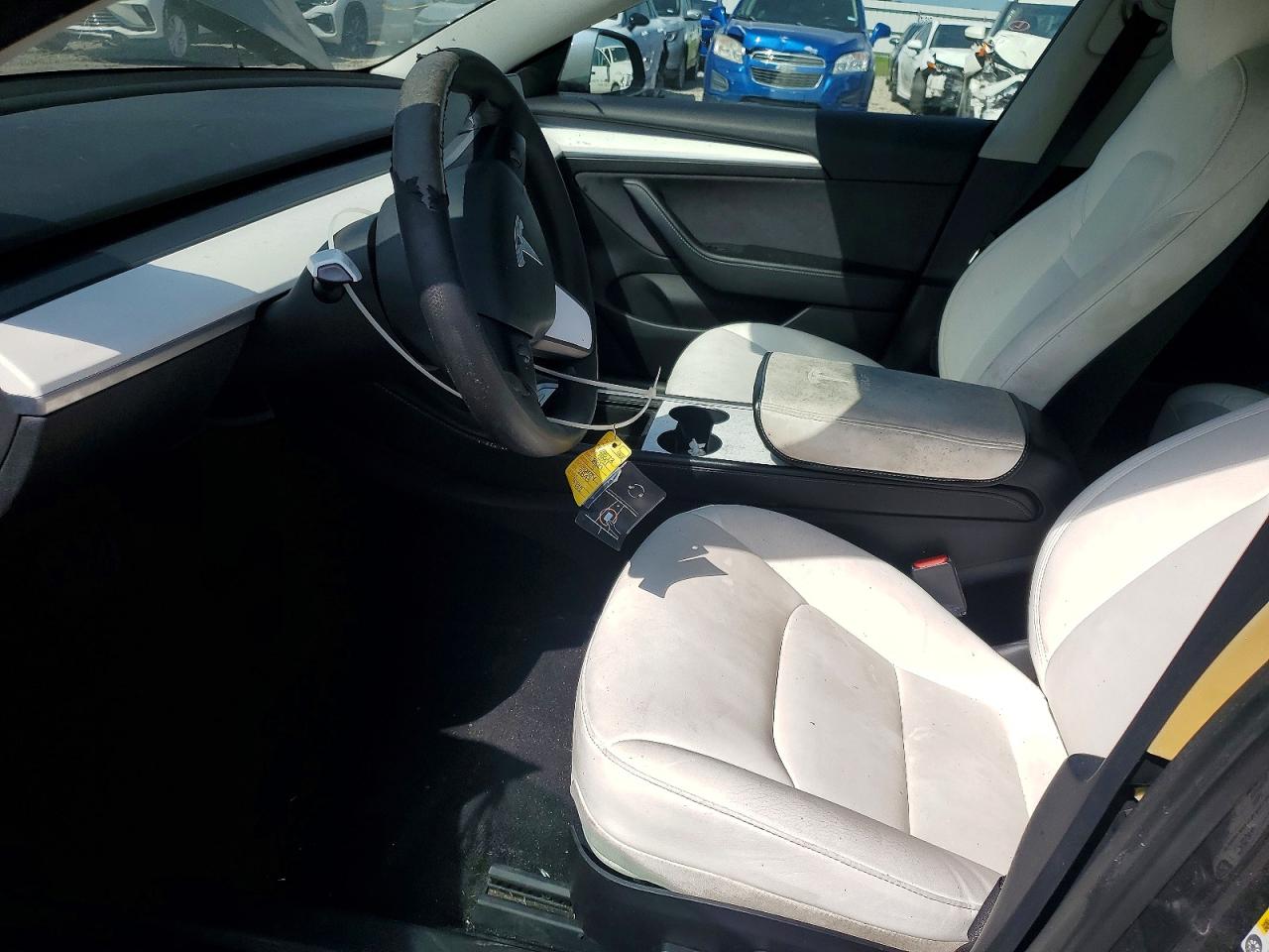 TESLA MODEL 3 2021 — 8