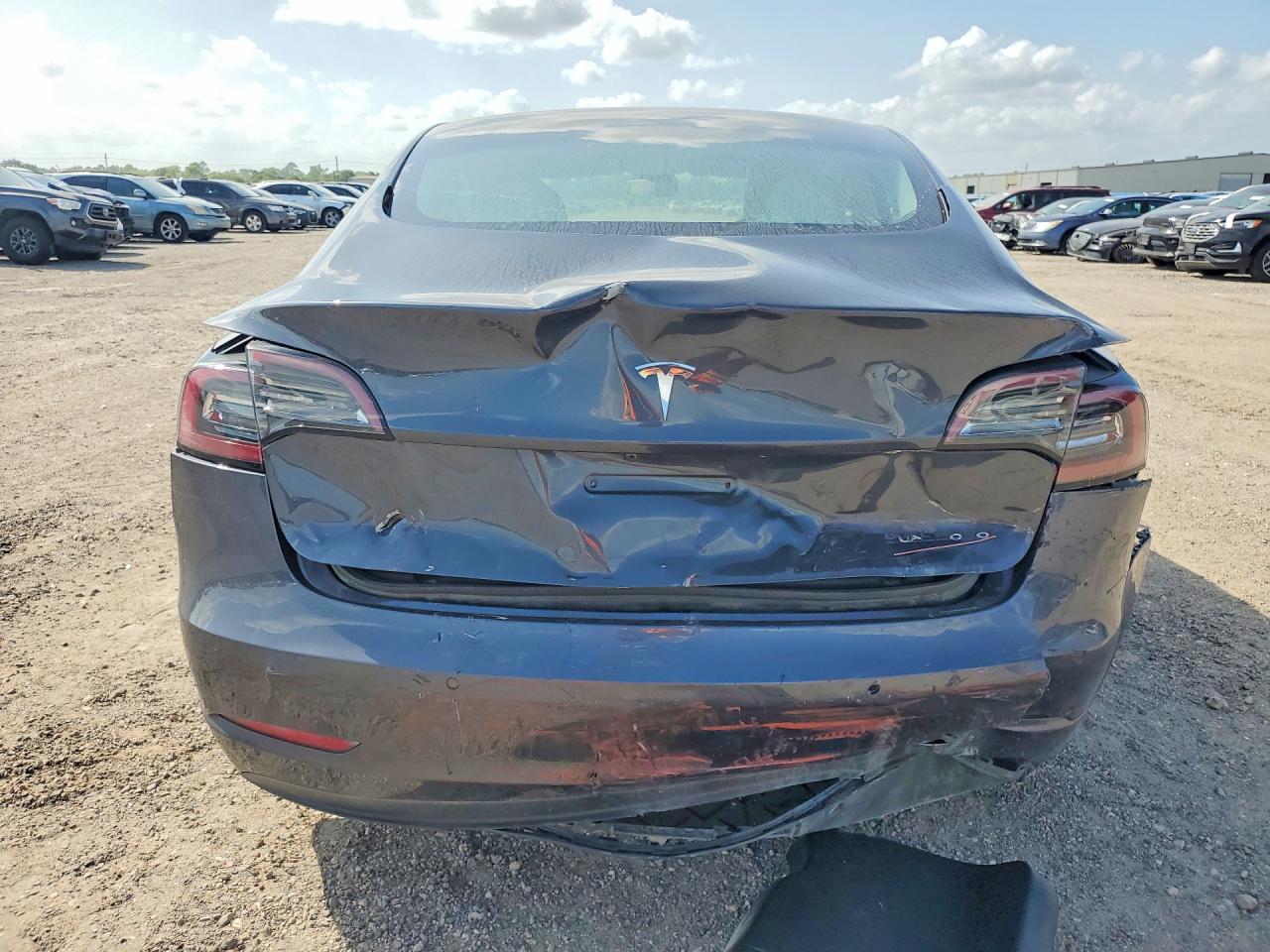 TESLA MODEL 3 2021 — 7