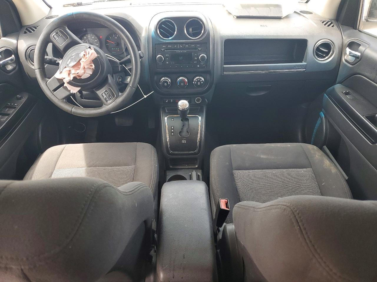 JEEP COMPASS 2011 — 9