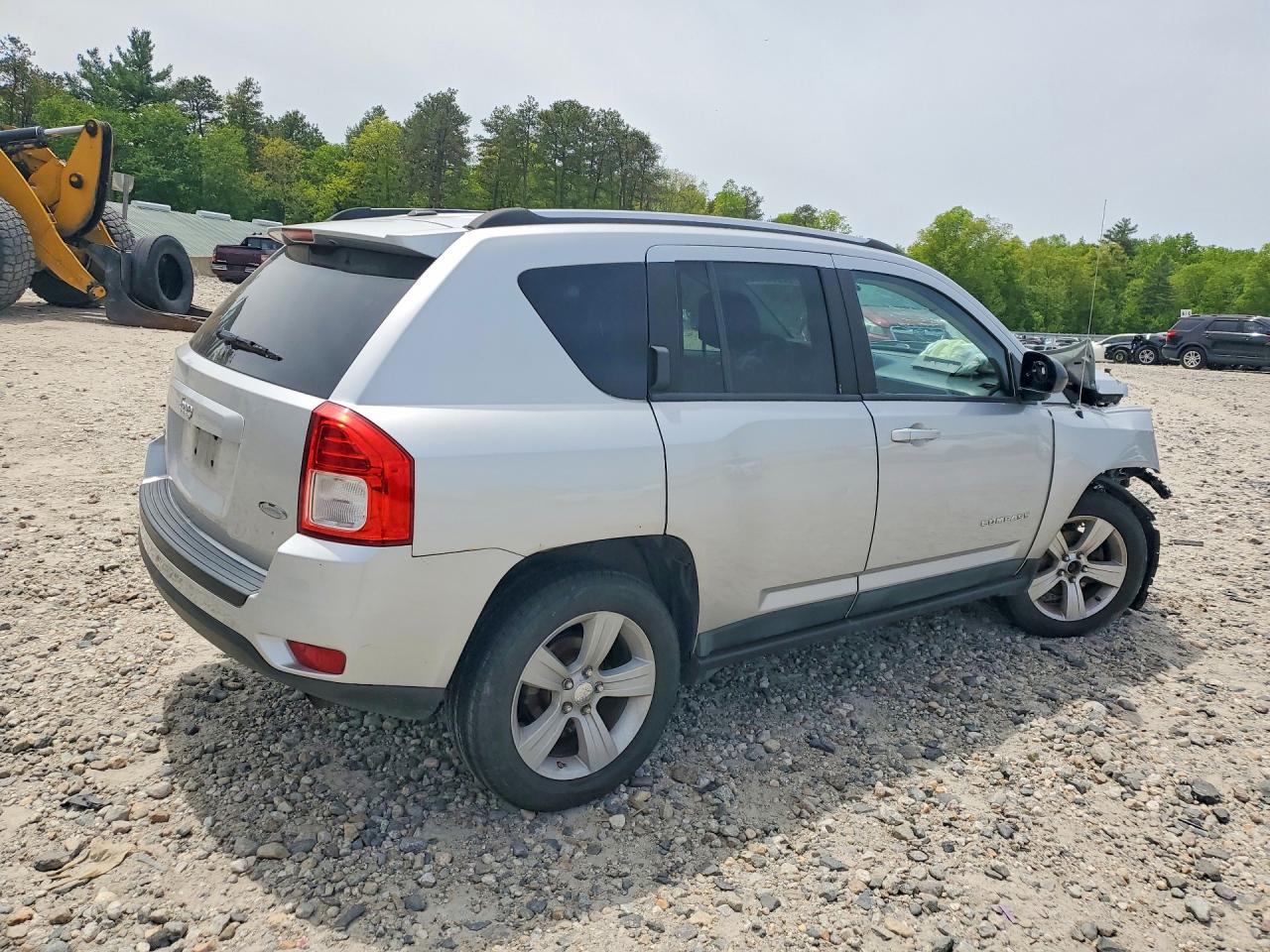 JEEP COMPASS 2011 — 4