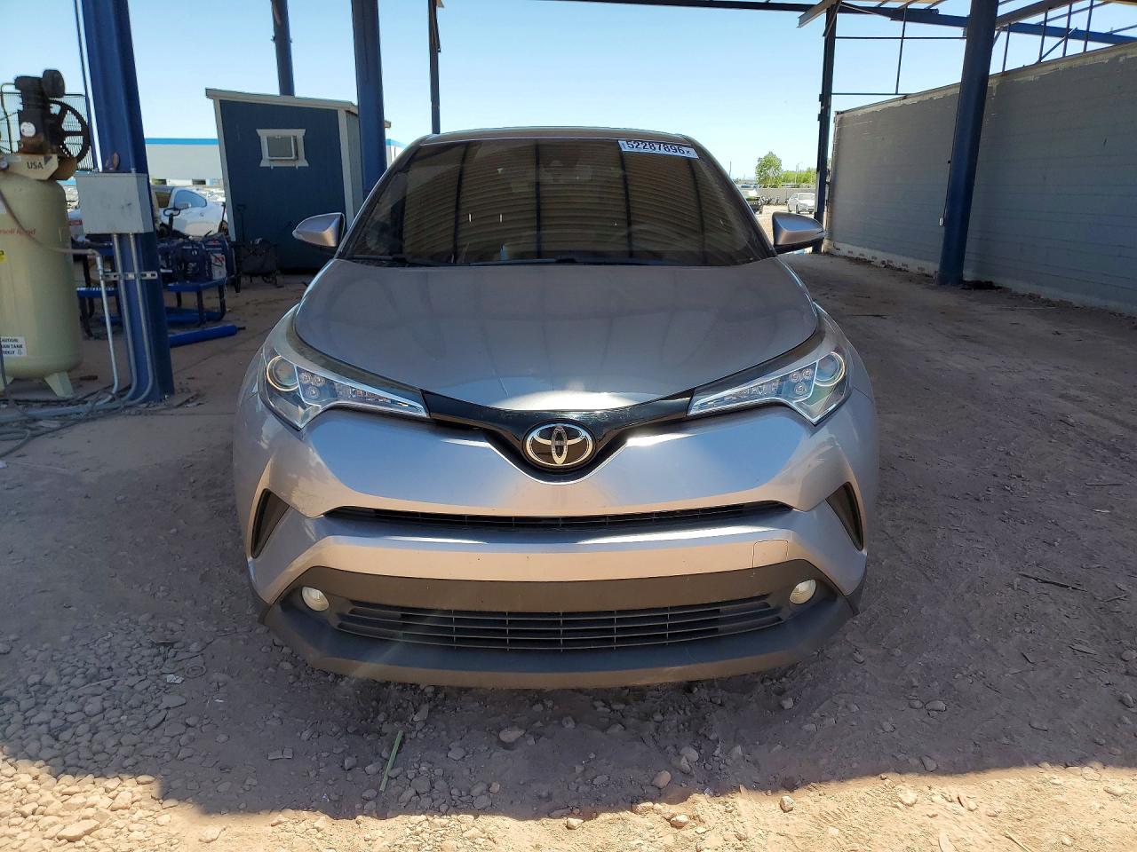 TOYOTA C-HR 2018 — 6